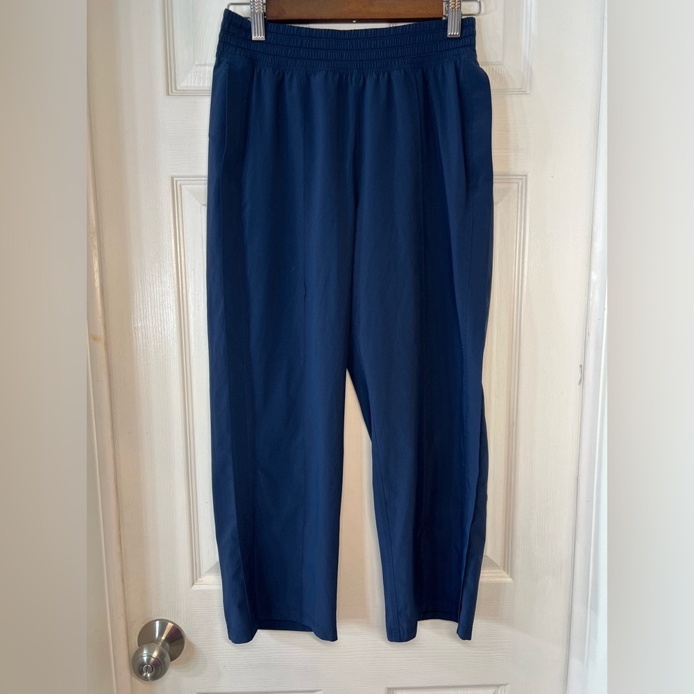 Lululemon Navy Blue‎ Women’s Size 6
